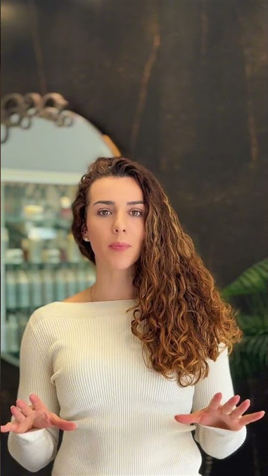 Depoimento em vídeo sobre a Faube Professional dentro do salão